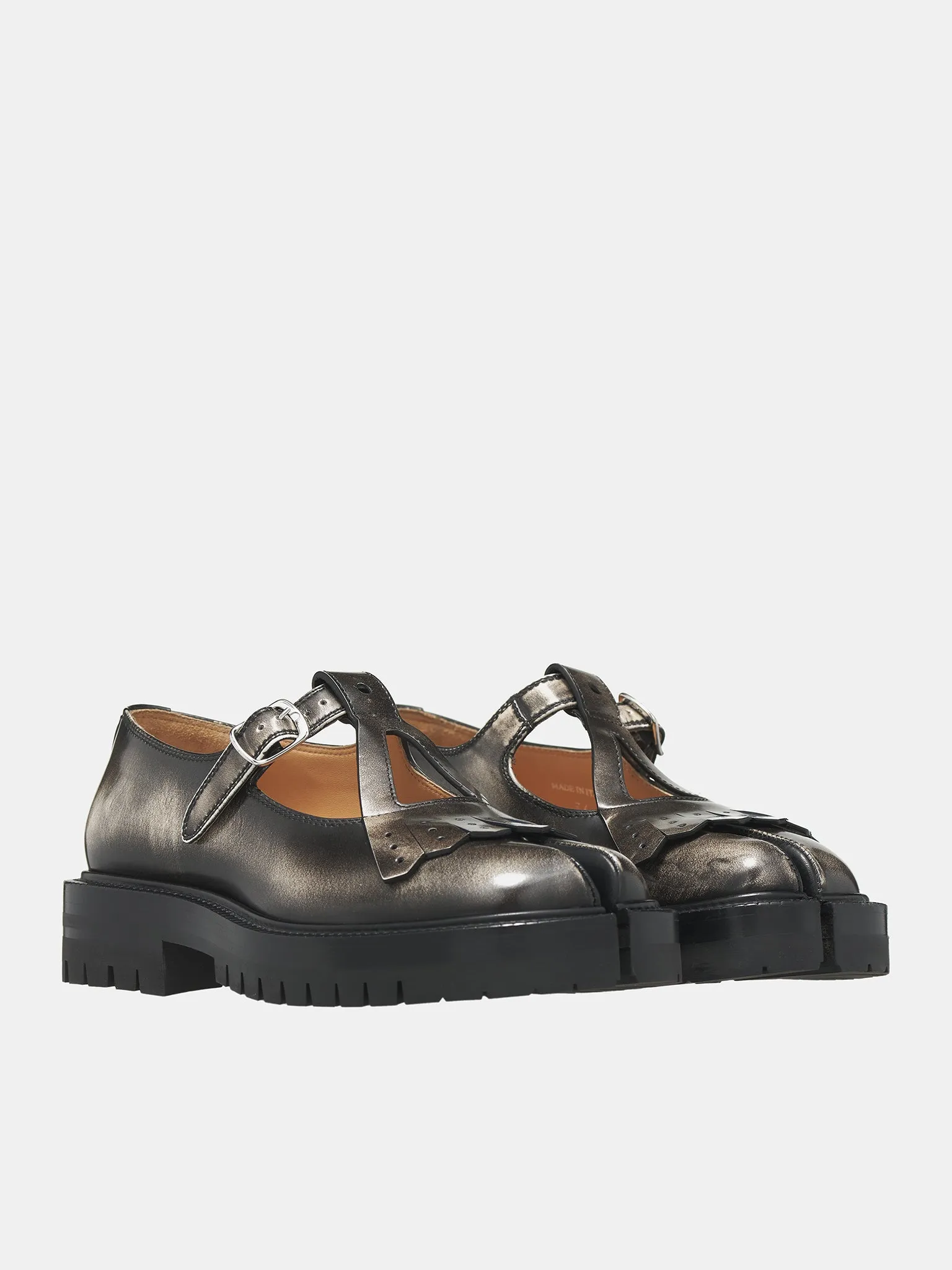 Tabi Bi-Color Leather Mary Janes (S58WR0115-P7121-BLACK)